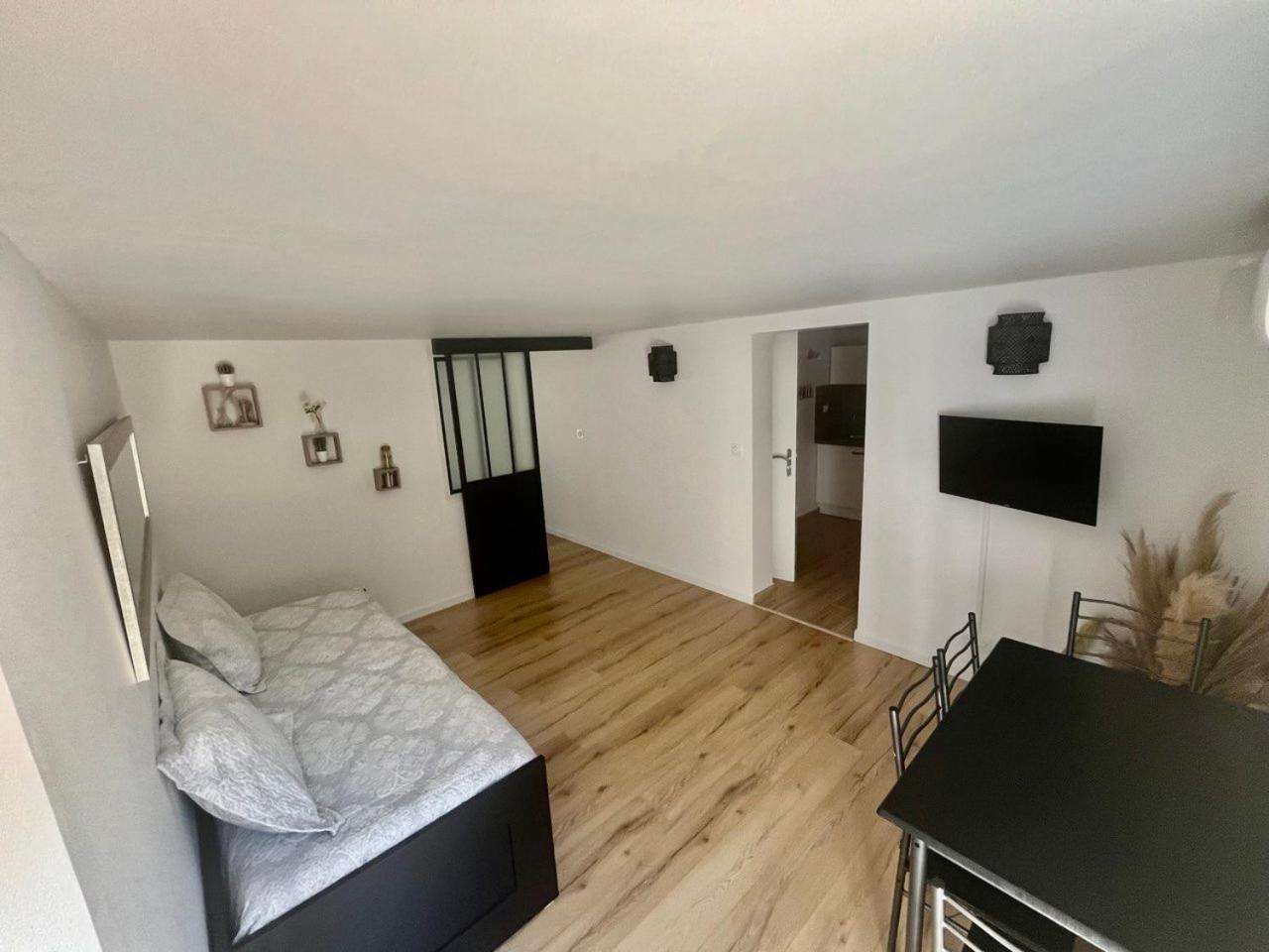 Charmant Et Confortable Appartement Narbonne Exterior photo